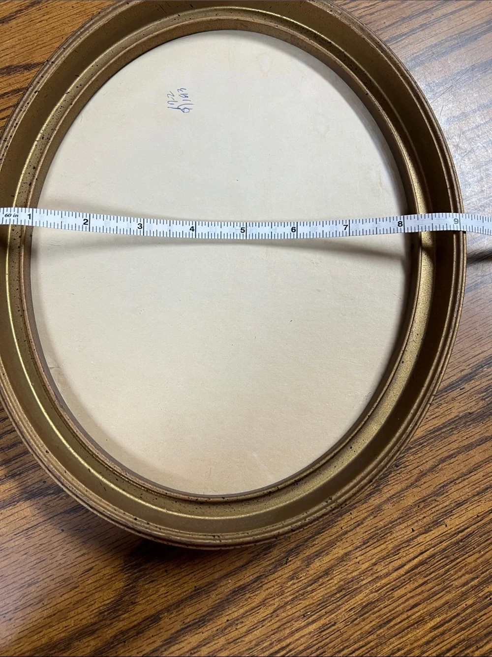 Oval Decorative Picture Frame in Antique Gold